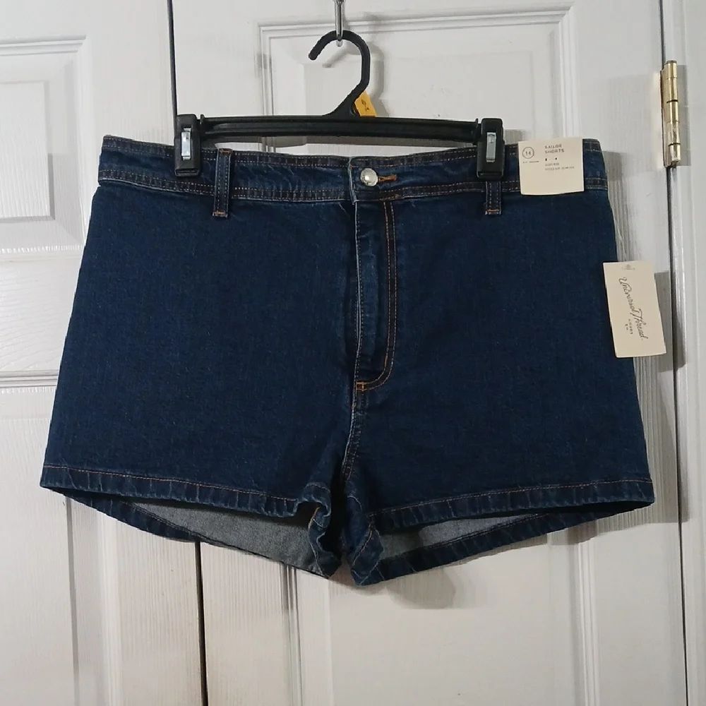 Universal Threads Sailor Shorts 2.5" High Rise Fitted Hip Slim Legs Sz 14 NWT